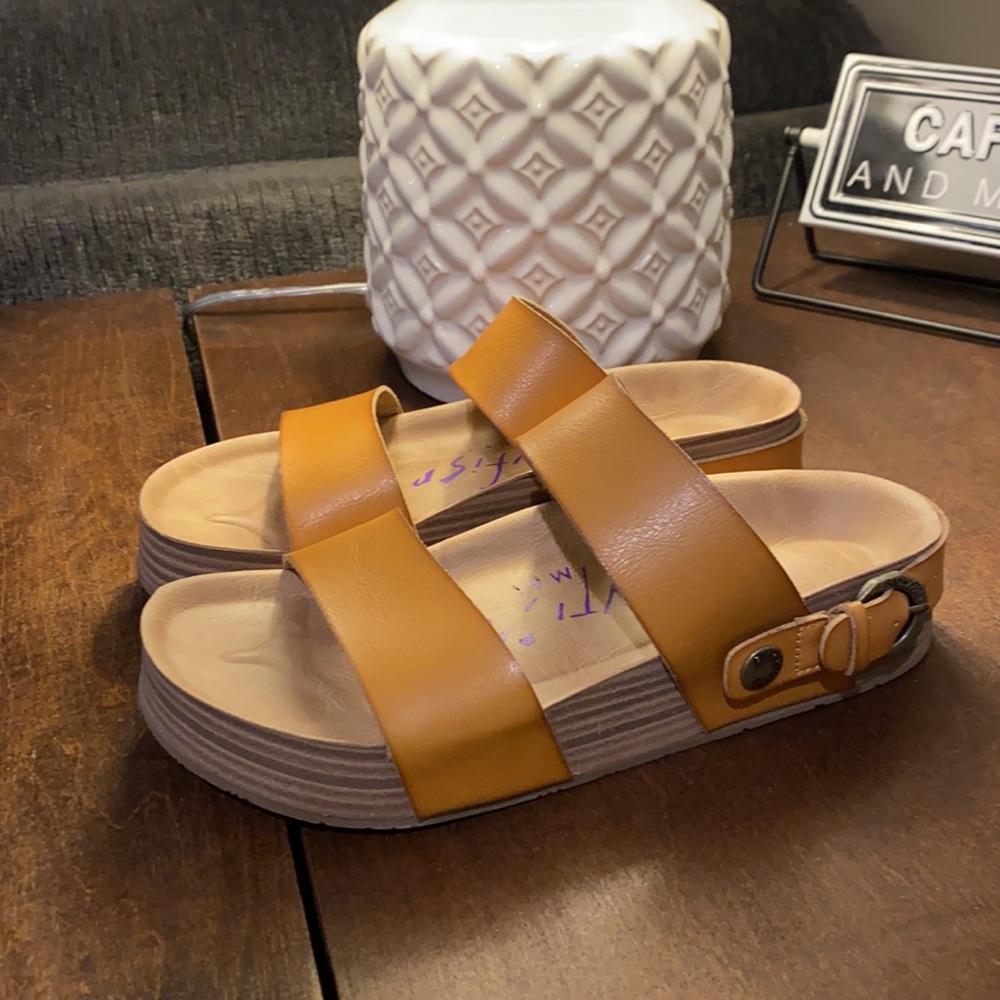 Blowfish Women’s 7.5